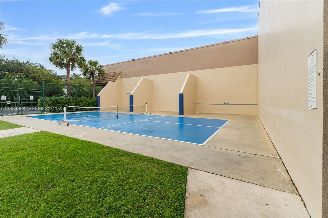 For Sale: $460,000 (2 beds, 2 baths, 1580 Square Feet)