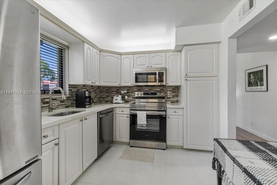 For Sale: $460,000 (2 beds, 2 baths, 1580 Square Feet)