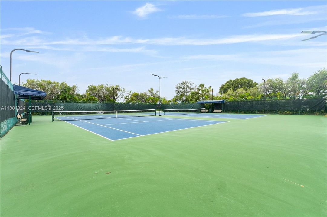 For Sale: $460,000 (2 beds, 2 baths, 1580 Square Feet)