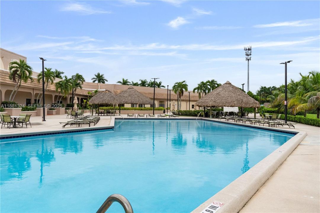 For Sale: $460,000 (2 beds, 2 baths, 1580 Square Feet)