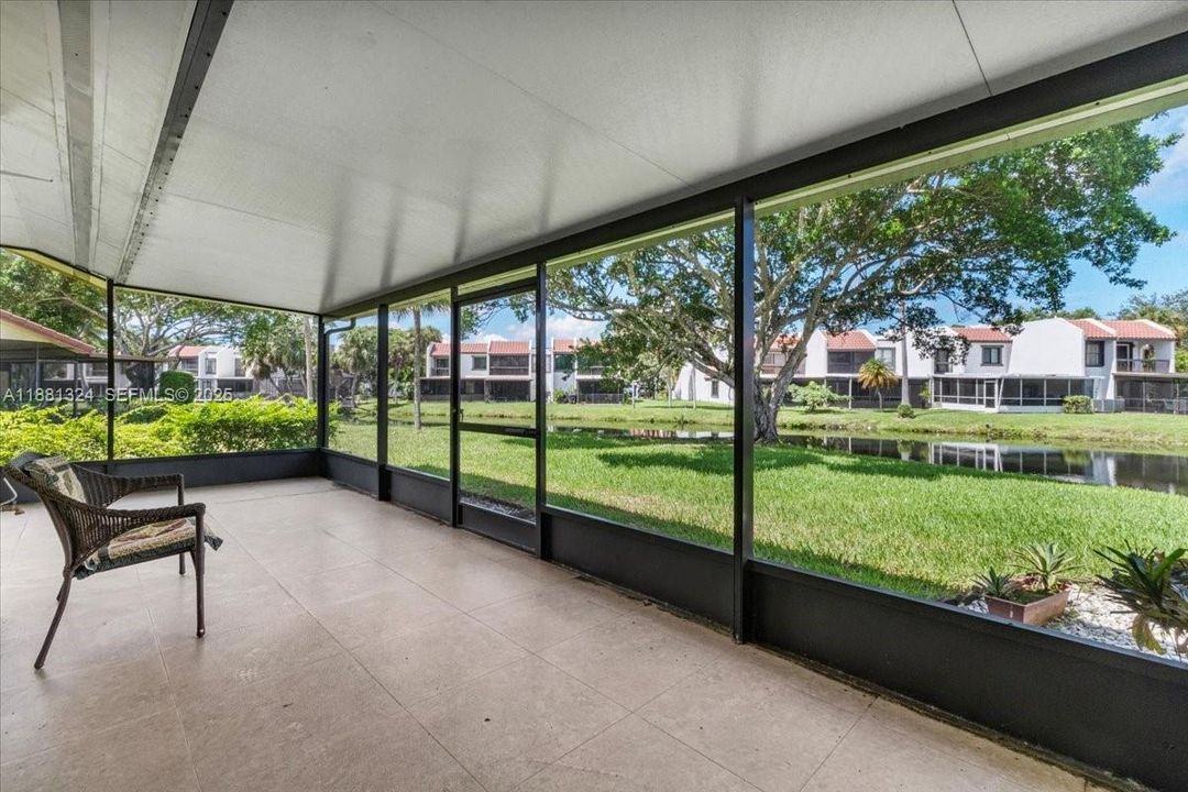 For Sale: $460,000 (2 beds, 2 baths, 1580 Square Feet)