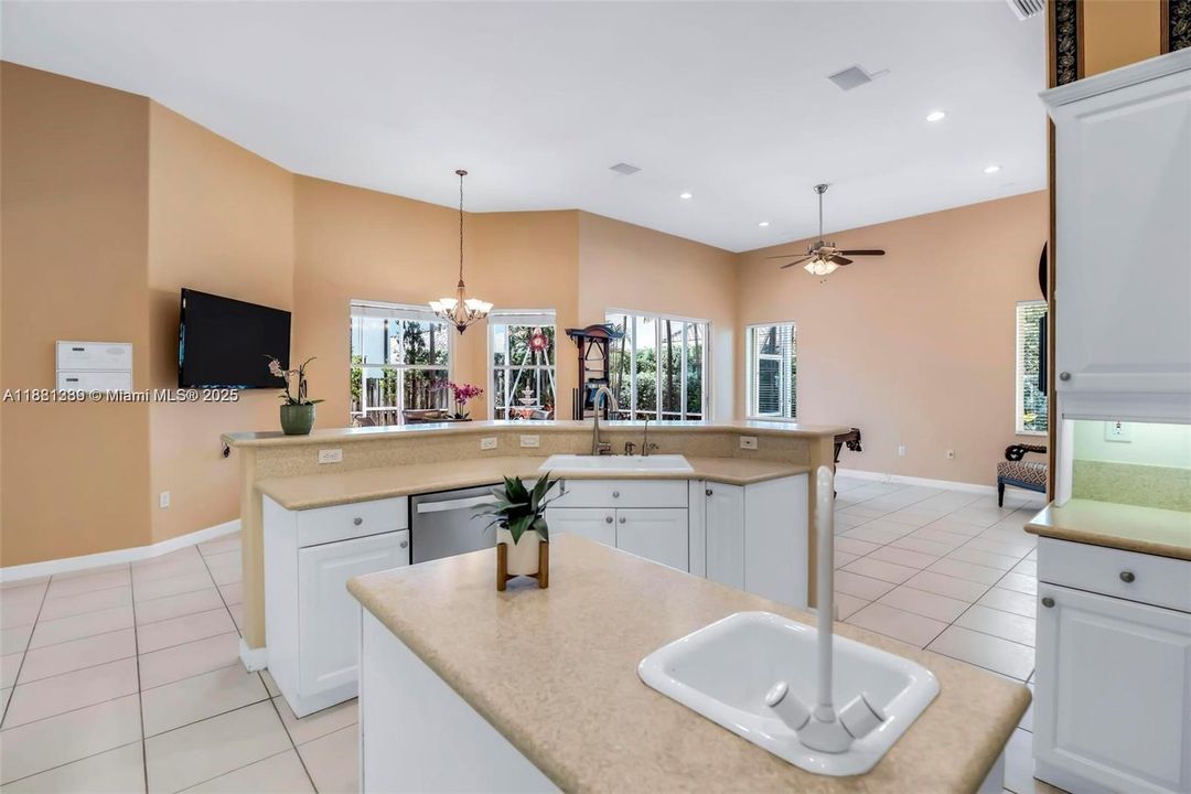 В аренду: $6,300 (5 спален, 3 ванн, 2924 Квадратных фут)