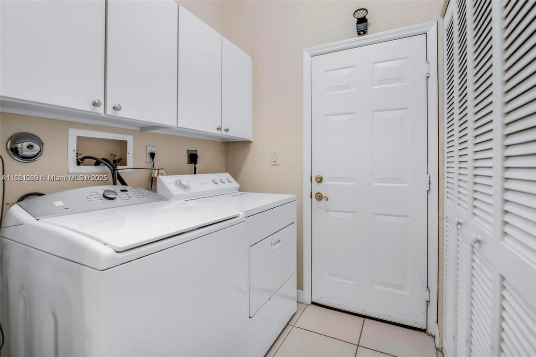 В аренду: $6,300 (5 спален, 3 ванн, 2924 Квадратных фут)