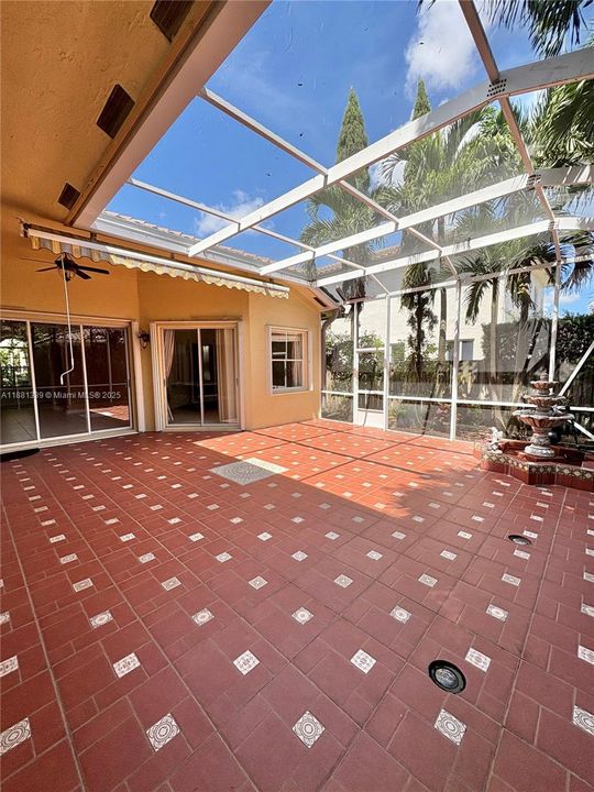 В аренду: $6,300 (5 спален, 3 ванн, 2924 Квадратных фут)