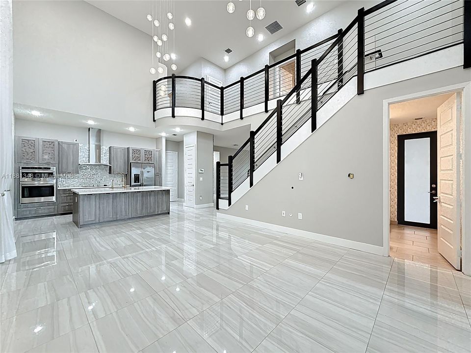 Recently Rented: $8,000 (5 beds, 3 baths, 3050 Square Feet)