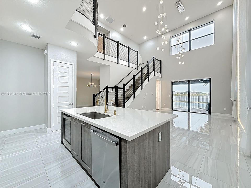 Recently Rented: $8,000 (5 beds, 3 baths, 3050 Square Feet)