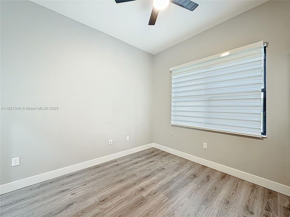 Recently Rented: $8,000 (5 beds, 3 baths, 3050 Square Feet)