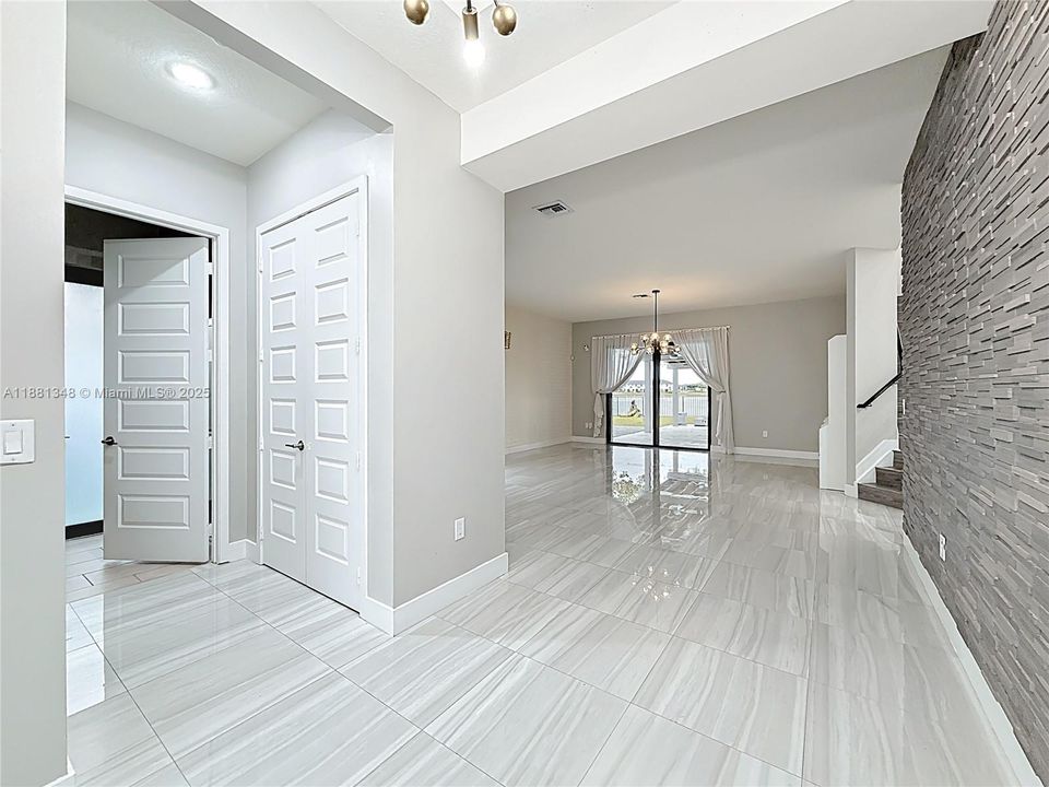 Recently Rented: $8,000 (5 beds, 3 baths, 3050 Square Feet)