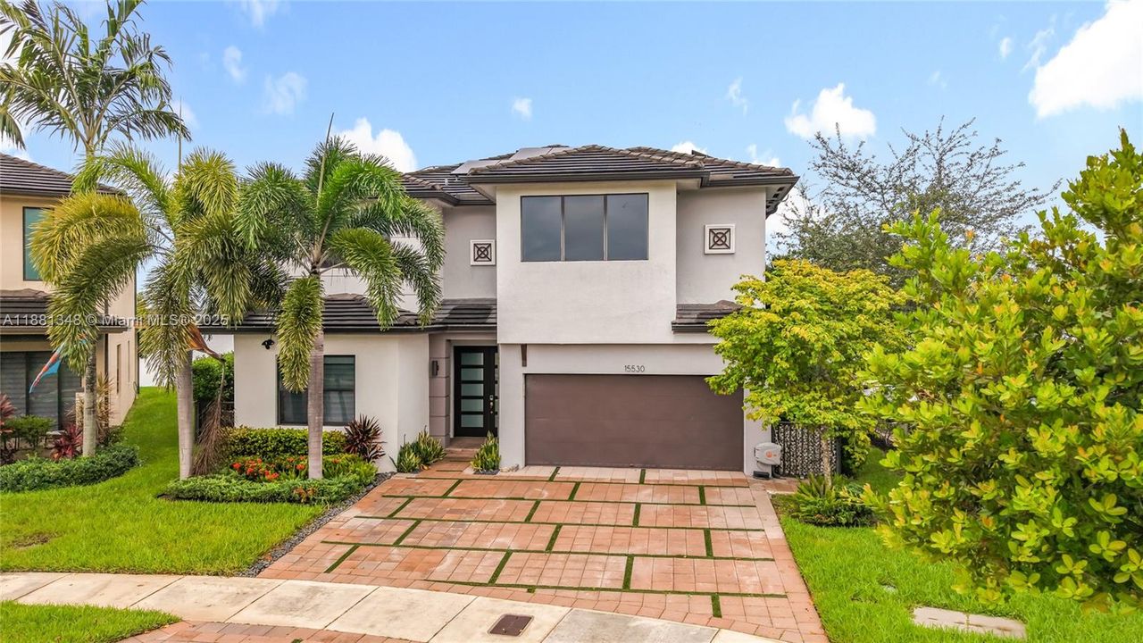 Recently Rented: $8,000 (5 beds, 3 baths, 3050 Square Feet)