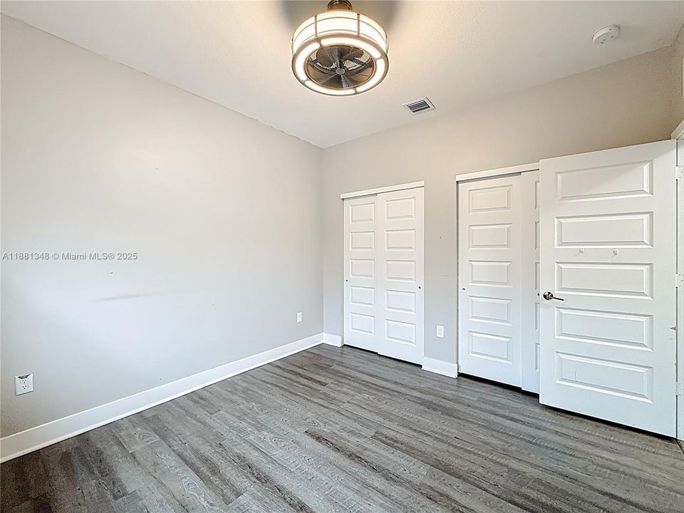 Recently Rented: $8,000 (5 beds, 3 baths, 3050 Square Feet)