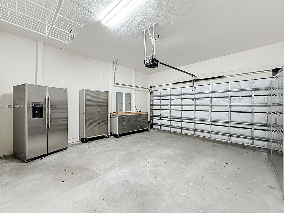 Recently Rented: $8,000 (5 beds, 3 baths, 3050 Square Feet)