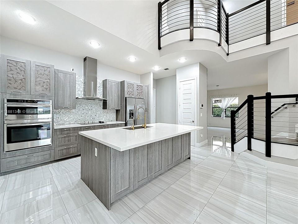 Recently Rented: $8,000 (5 beds, 3 baths, 3050 Square Feet)