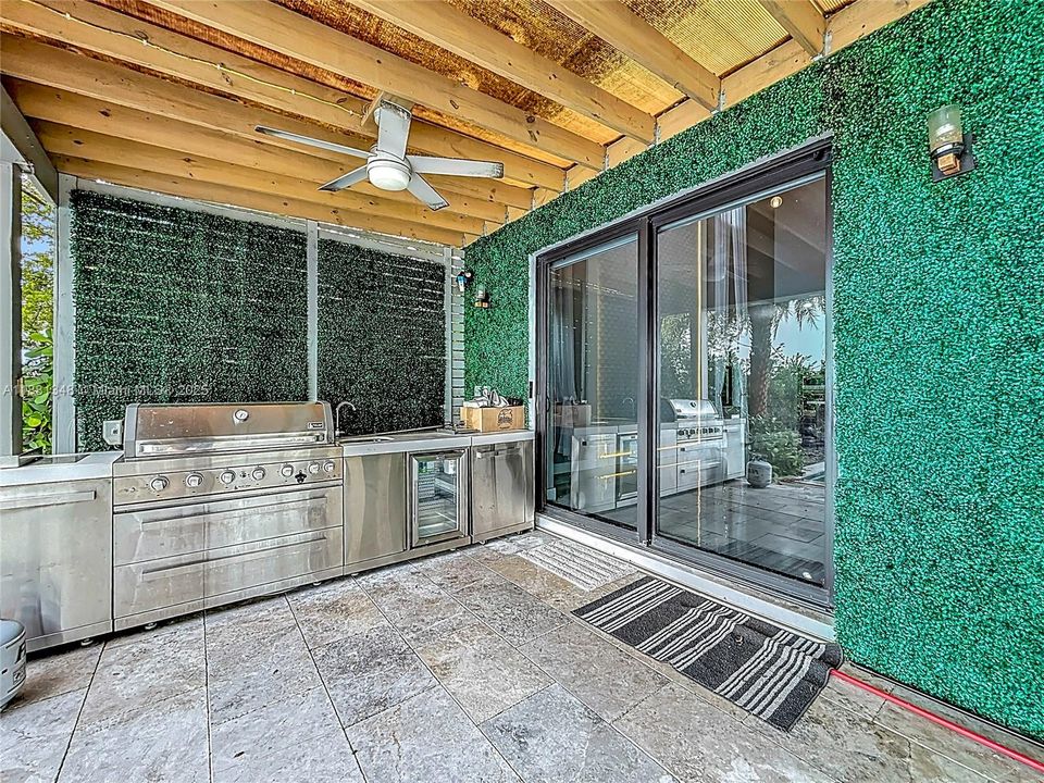 Recently Rented: $8,000 (5 beds, 3 baths, 3050 Square Feet)