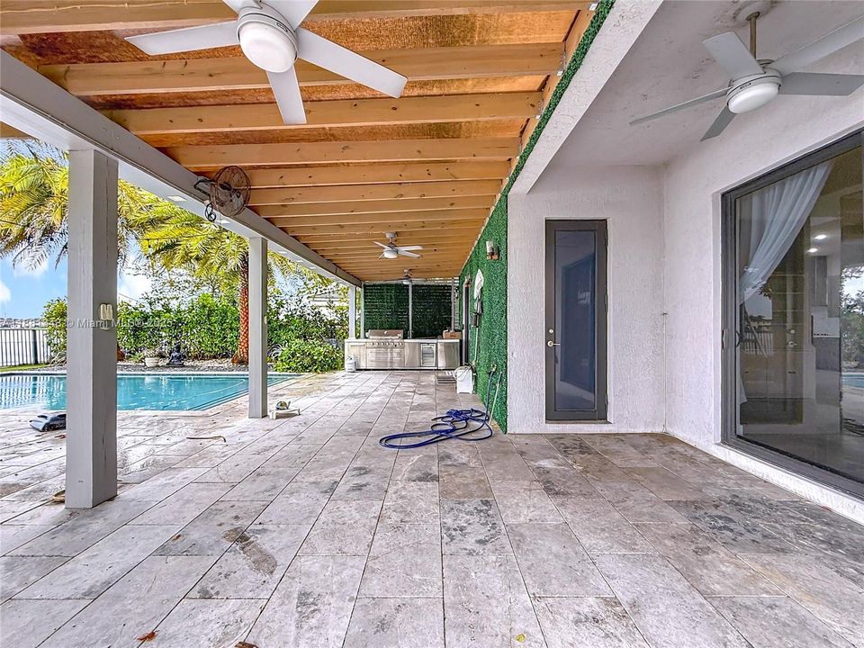 Recently Rented: $8,000 (5 beds, 3 baths, 3050 Square Feet)