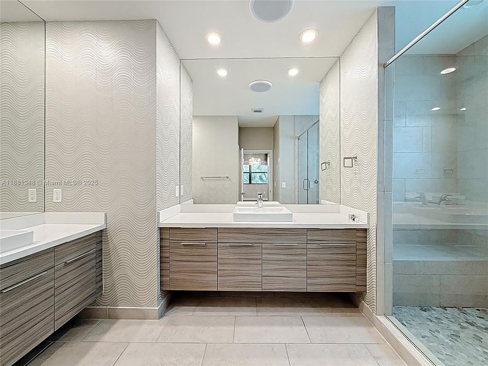 Recently Rented: $8,000 (5 beds, 3 baths, 3050 Square Feet)