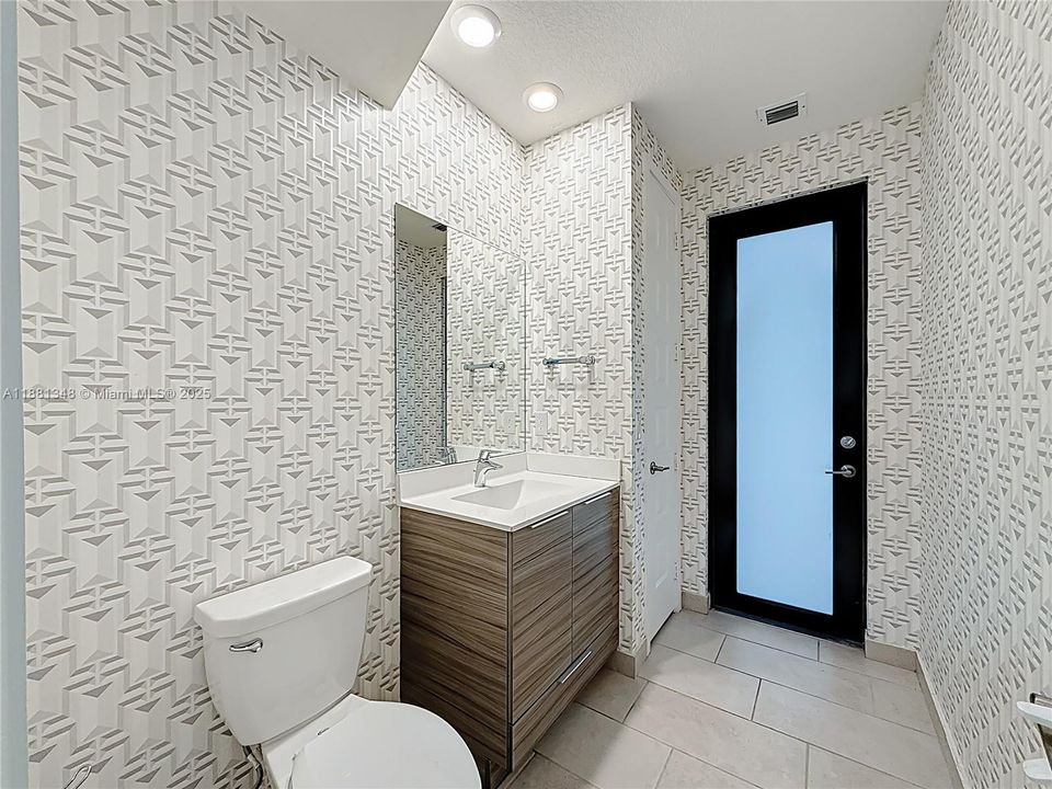 Recently Rented: $8,000 (5 beds, 3 baths, 3050 Square Feet)