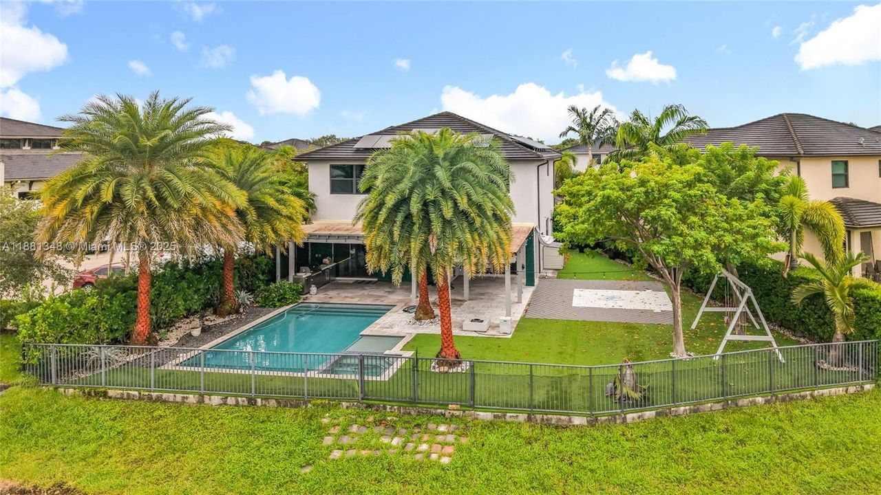 Recently Rented: $8,000 (5 beds, 3 baths, 3050 Square Feet)