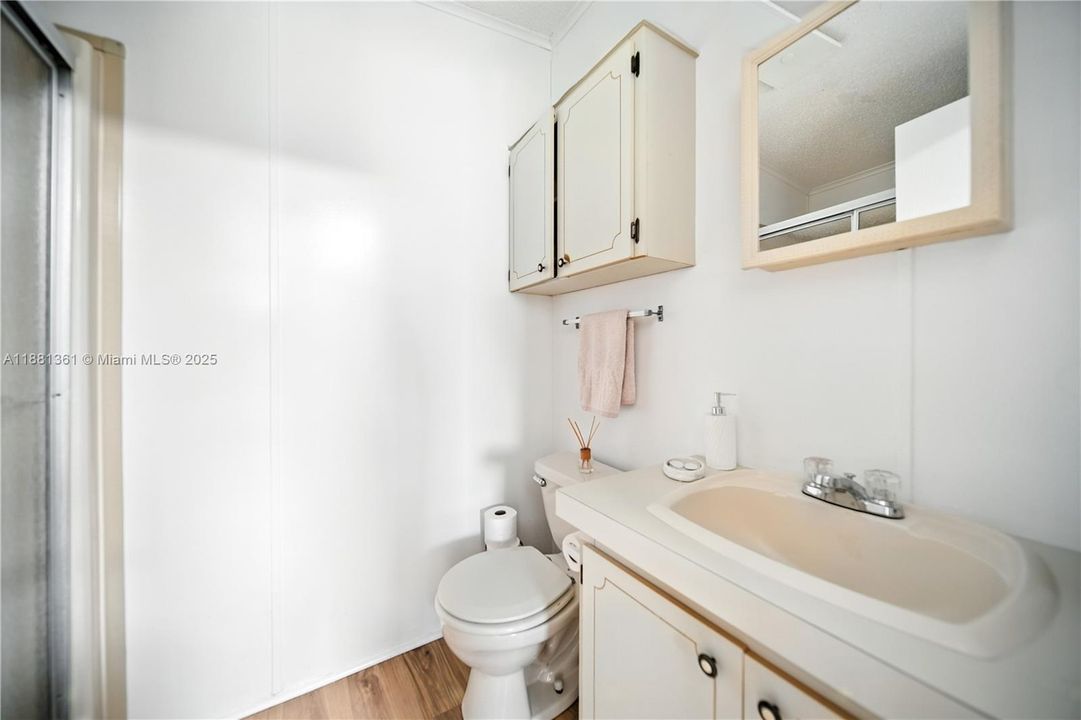 For Rent: $800 (2 beds, 2 baths, 10675 Square Feet)