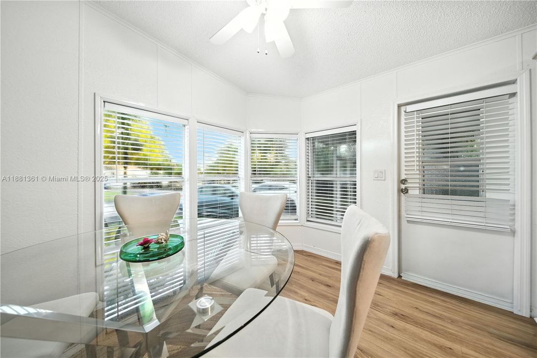 For Rent: $800 (2 beds, 2 baths, 10675 Square Feet)