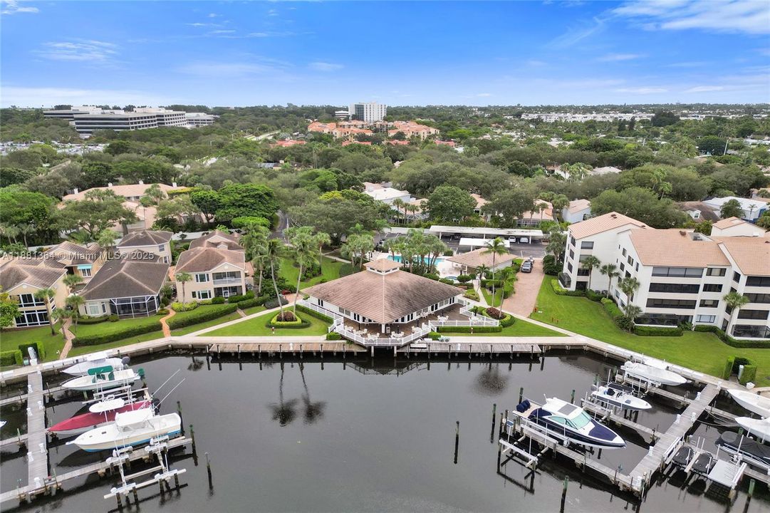 合同活跃: $5,000 (2 贝兹, 2 浴室, 1301 平方英尺)