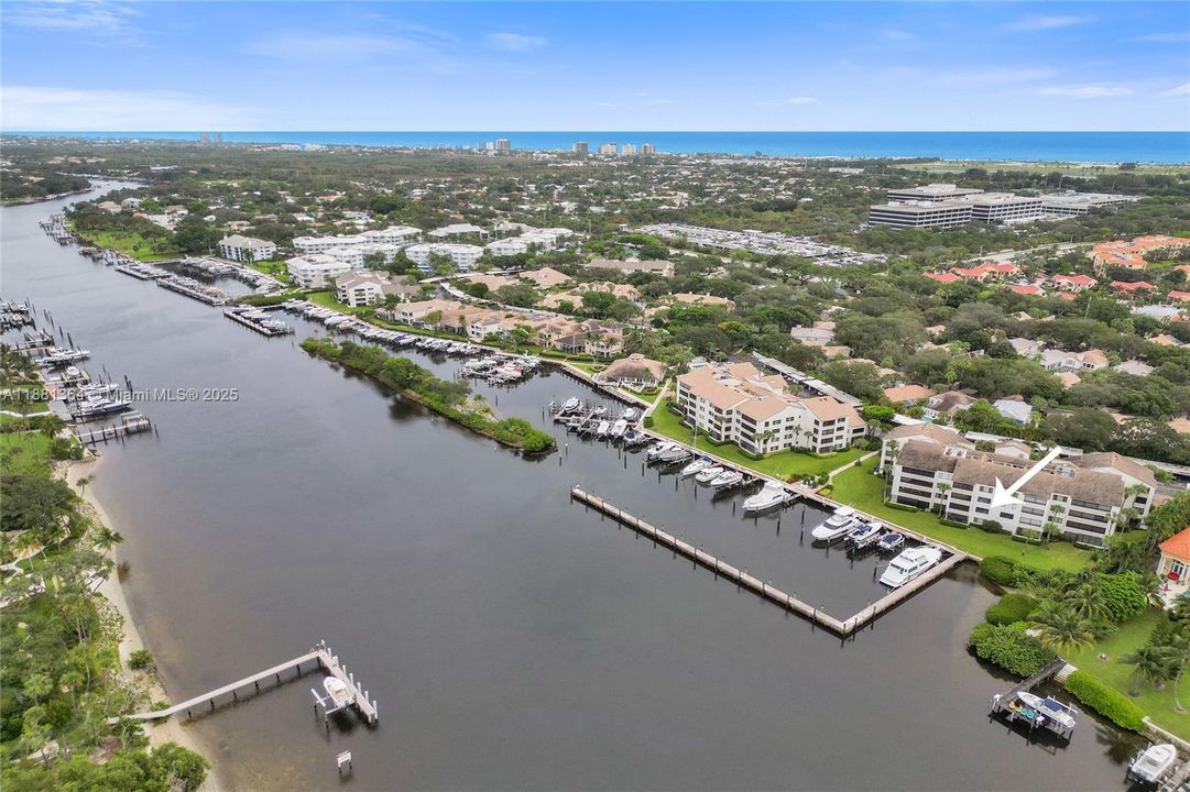 合同活跃: $5,000 (2 贝兹, 2 浴室, 1301 平方英尺)