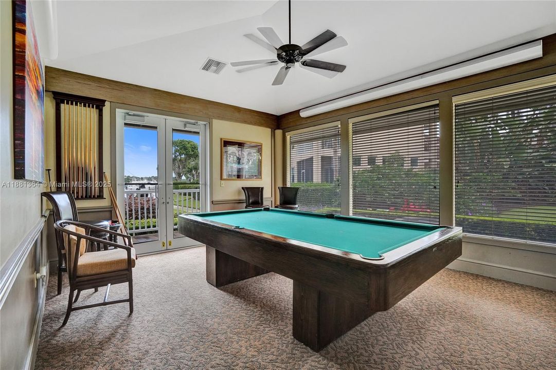 合同活跃: $5,000 (2 贝兹, 2 浴室, 1301 平方英尺)