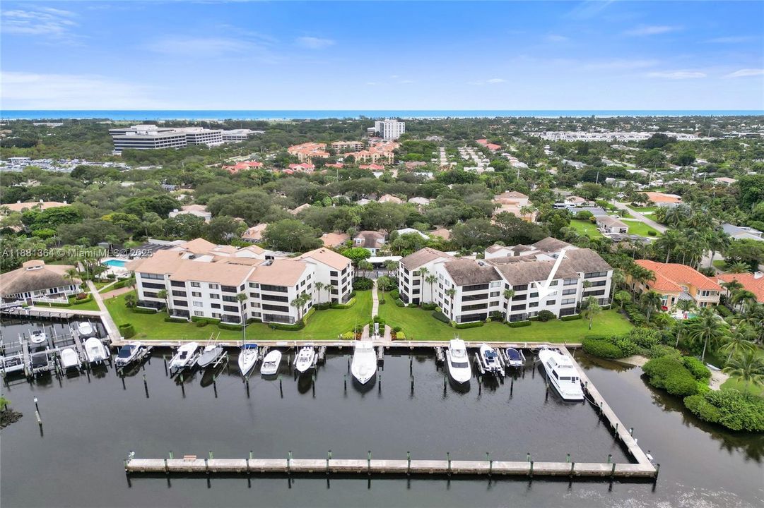 合同活跃: $5,000 (2 贝兹, 2 浴室, 1301 平方英尺)