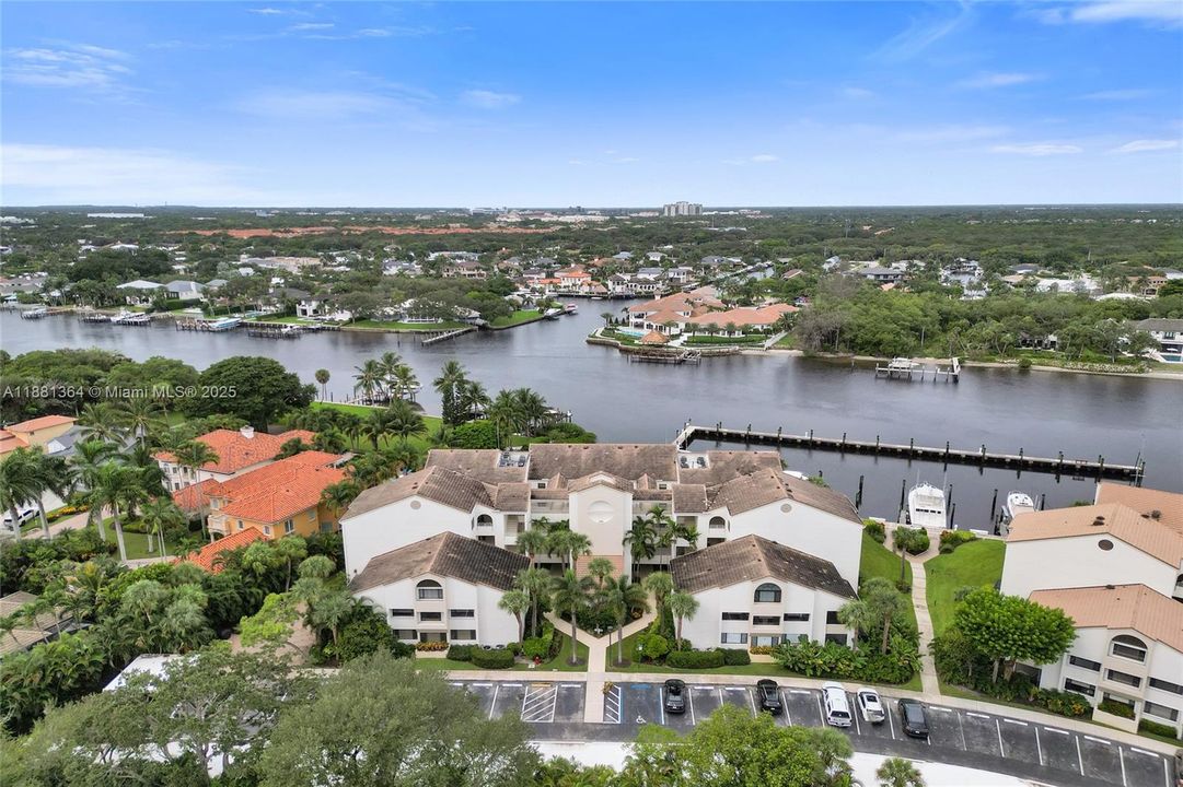 合同活跃: $5,000 (2 贝兹, 2 浴室, 1301 平方英尺)