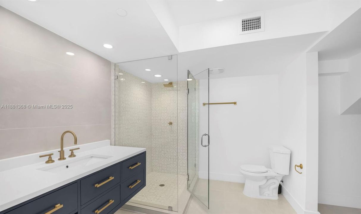 На продажу: $1,500,000 (2 спален, 2 ванн, 1267 Квадратных фут)