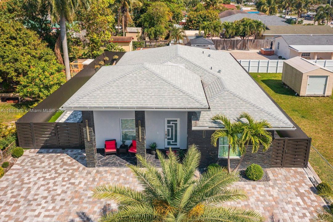 待售: $700,000 (3 贝兹, 2 浴室, 1720 平方英尺)