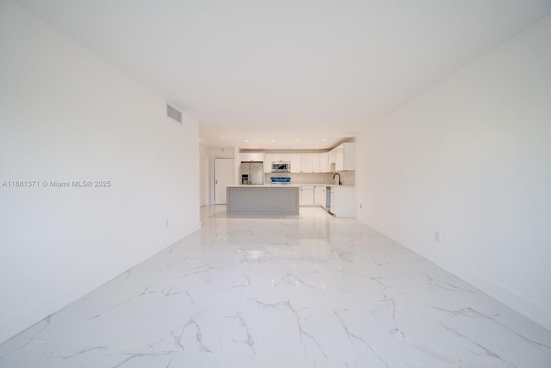 Active With Contract: $1,950 (2 beds, 2 baths, 1075 Square Feet)