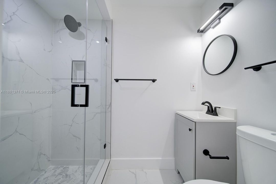 Active With Contract: $1,950 (2 beds, 2 baths, 1075 Square Feet)