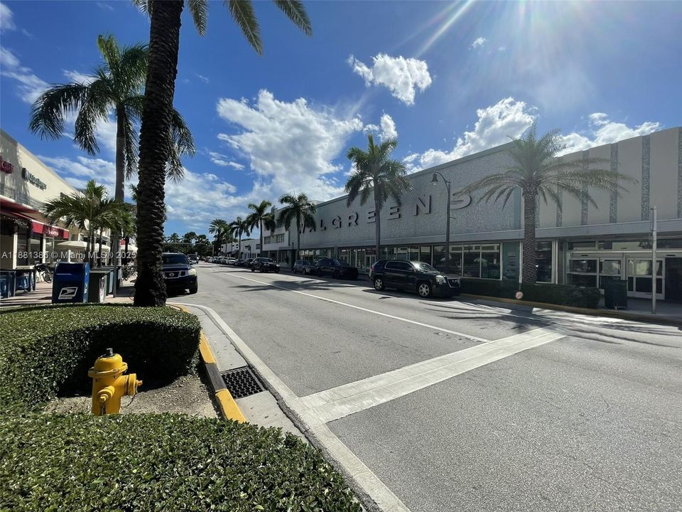 合同活跃: $250,000 (1 贝兹, 1 浴室, 443 平方英尺)