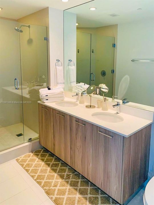 En Venta: $849,900 (3 camas, 2 baños, 1152 Pies cuadrados)
