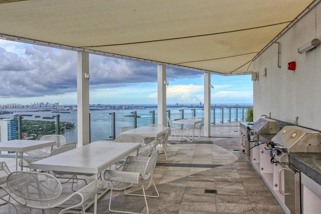 En Venta: $849,900 (3 camas, 2 baños, 1152 Pies cuadrados)