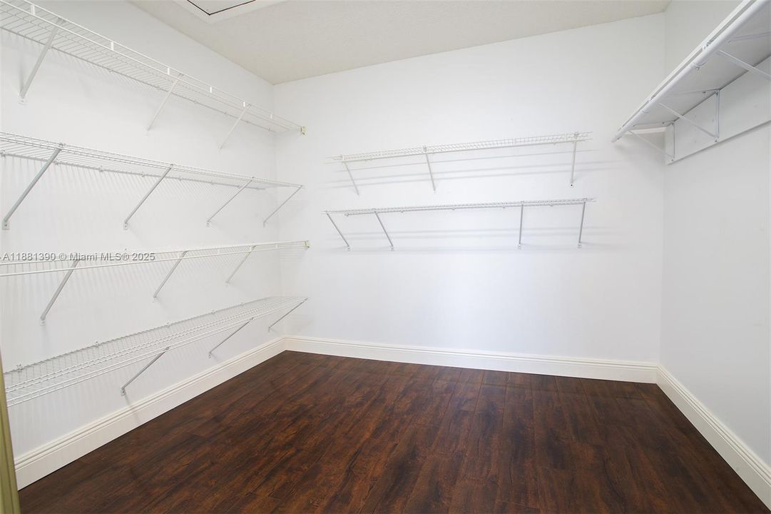 Recently Rented: $4,600 (5 beds, 2 baths, 2792 Square Feet)