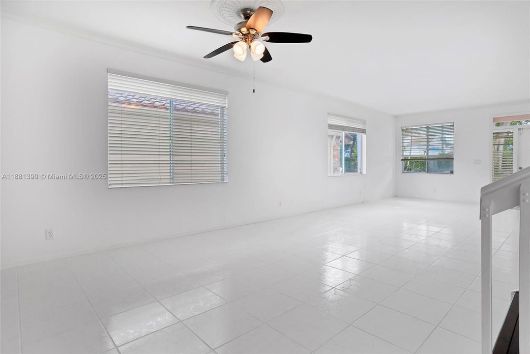 Recently Rented: $4,600 (5 beds, 2 baths, 2792 Square Feet)