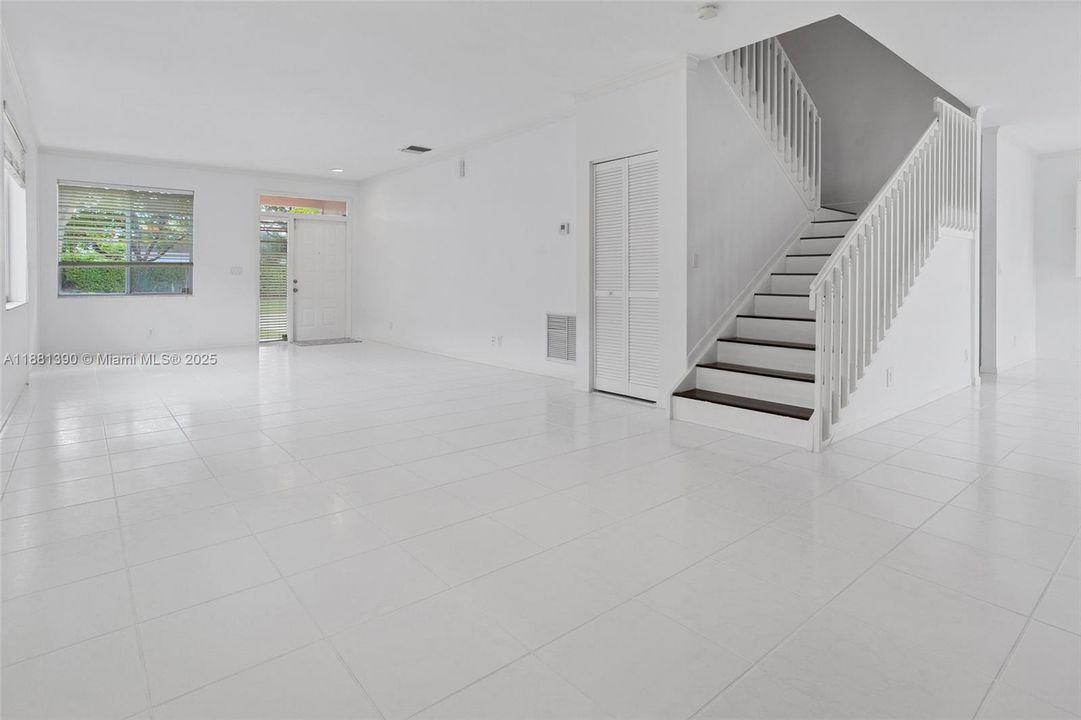 Recently Rented: $4,600 (5 beds, 2 baths, 2792 Square Feet)