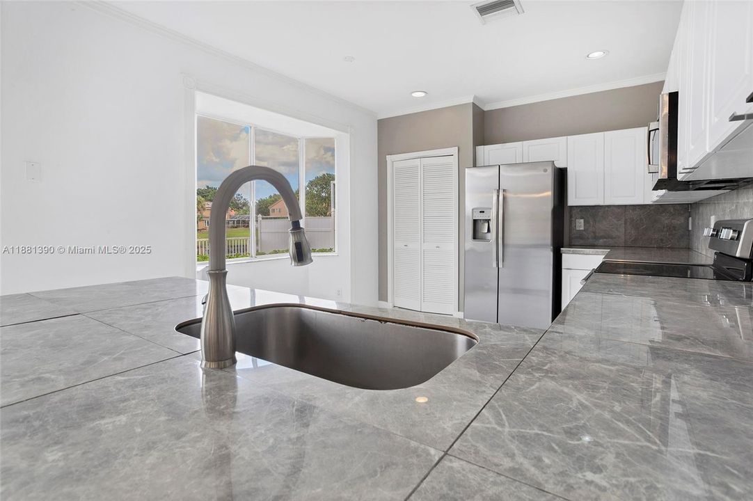 Recently Rented: $4,600 (5 beds, 2 baths, 2792 Square Feet)