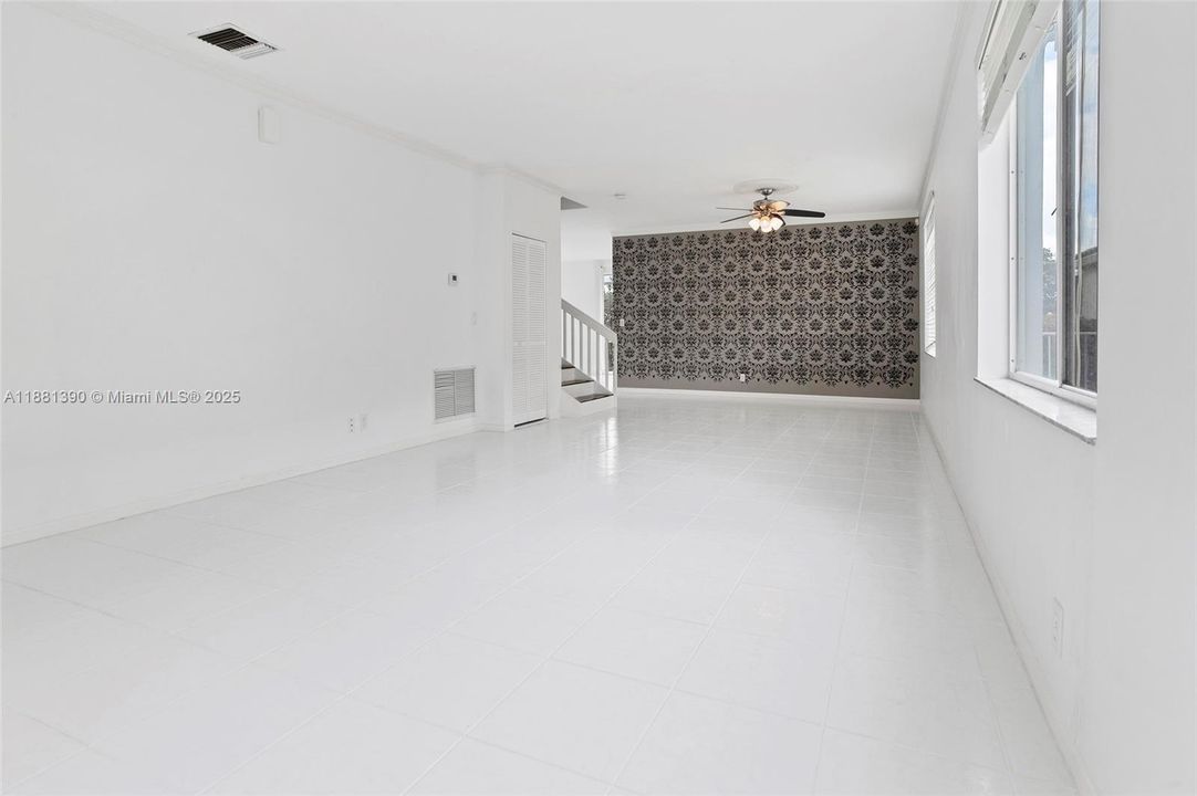 Recently Rented: $4,600 (5 beds, 2 baths, 2792 Square Feet)