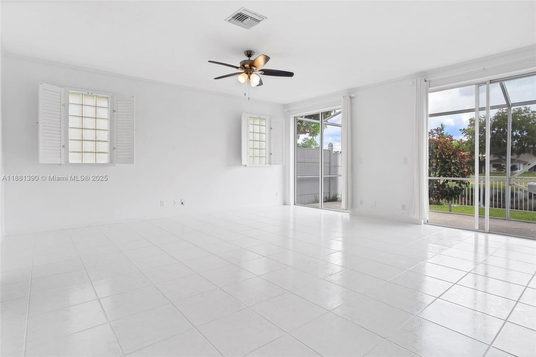 Recently Rented: $4,600 (5 beds, 2 baths, 2792 Square Feet)