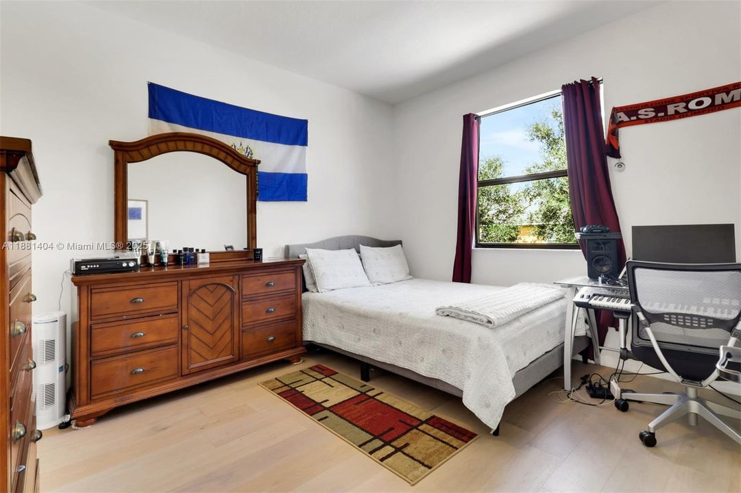 For Sale: $340,000 (3 beds, 2 baths, 1837 Square Feet)