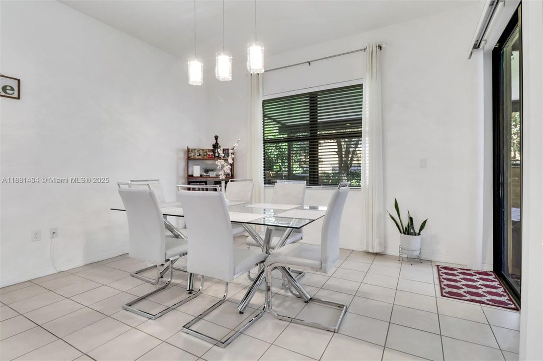 For Sale: $340,000 (3 beds, 2 baths, 1837 Square Feet)