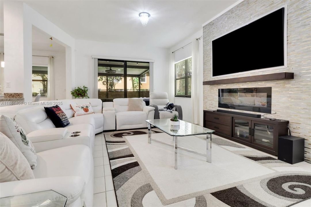 For Sale: $340,000 (3 beds, 2 baths, 1837 Square Feet)