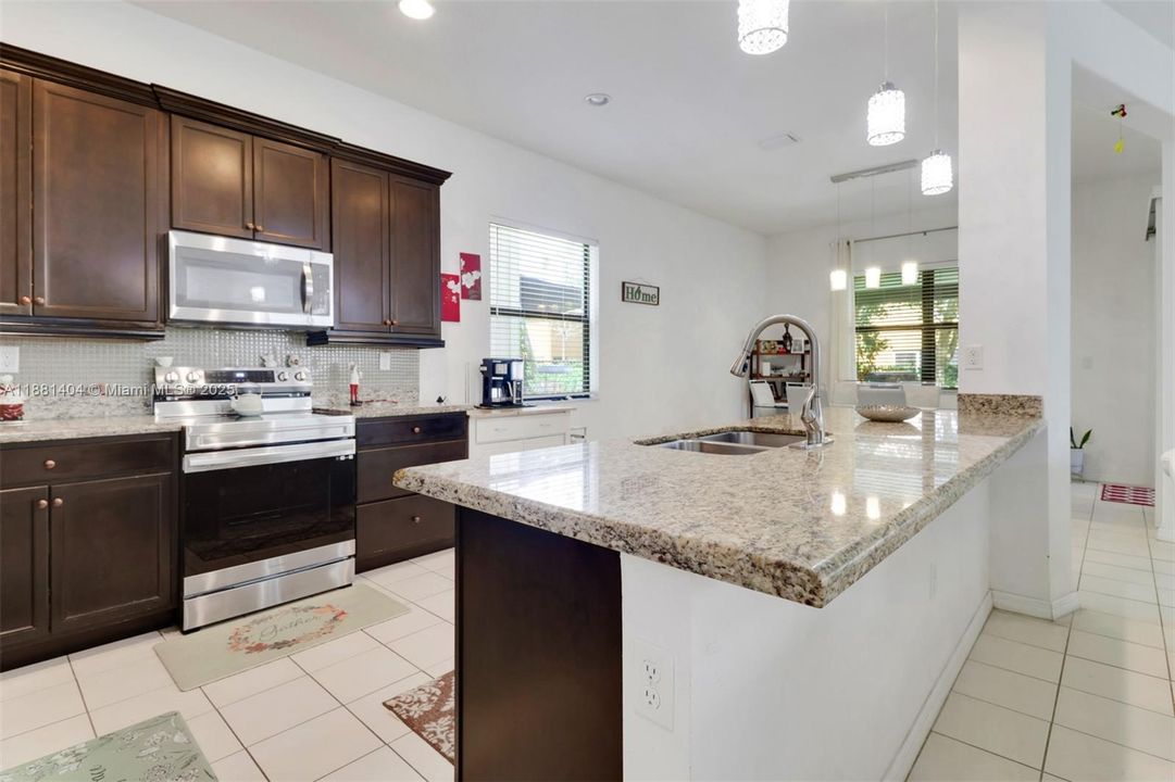 For Sale: $340,000 (3 beds, 2 baths, 1837 Square Feet)