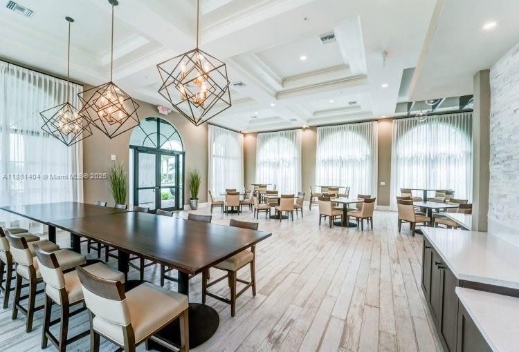 For Sale: $340,000 (3 beds, 2 baths, 1837 Square Feet)