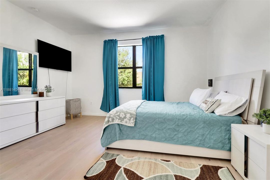 For Sale: $340,000 (3 beds, 2 baths, 1837 Square Feet)