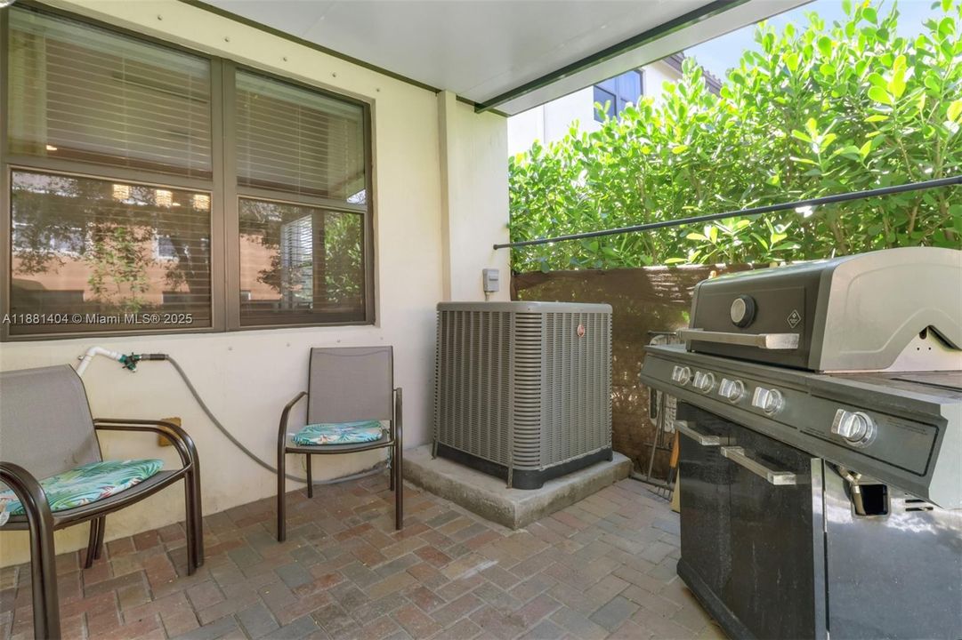 For Sale: $340,000 (3 beds, 2 baths, 1837 Square Feet)