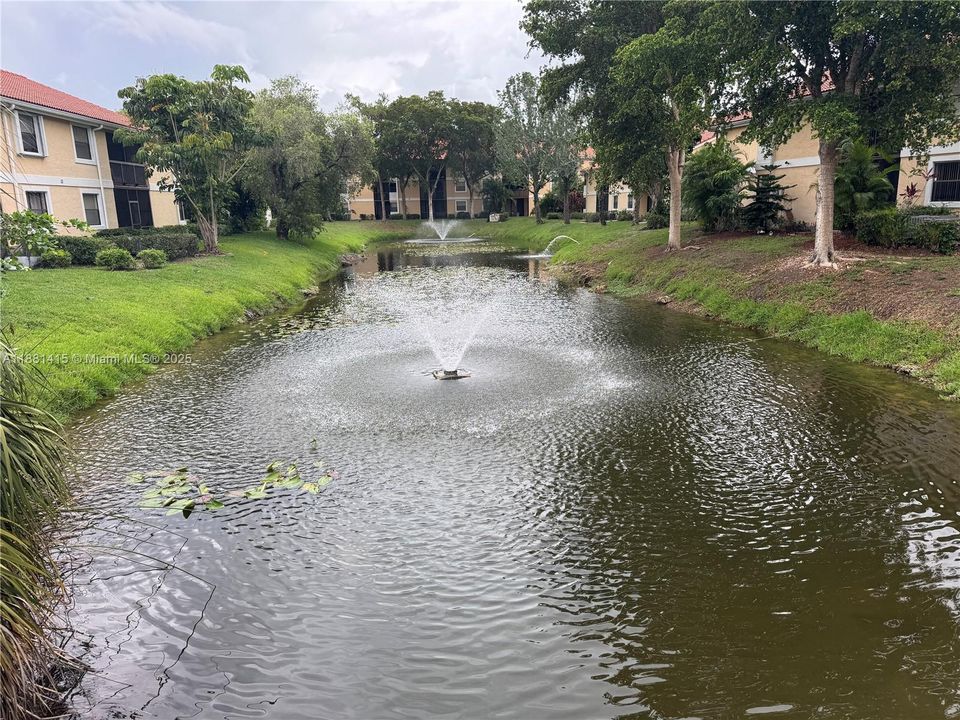 На продажу: $225,000 (2 спален, 2 ванн, 950 Квадратных фут)