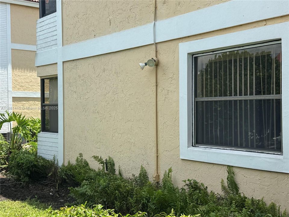 На продажу: $225,000 (2 спален, 2 ванн, 950 Квадратных фут)